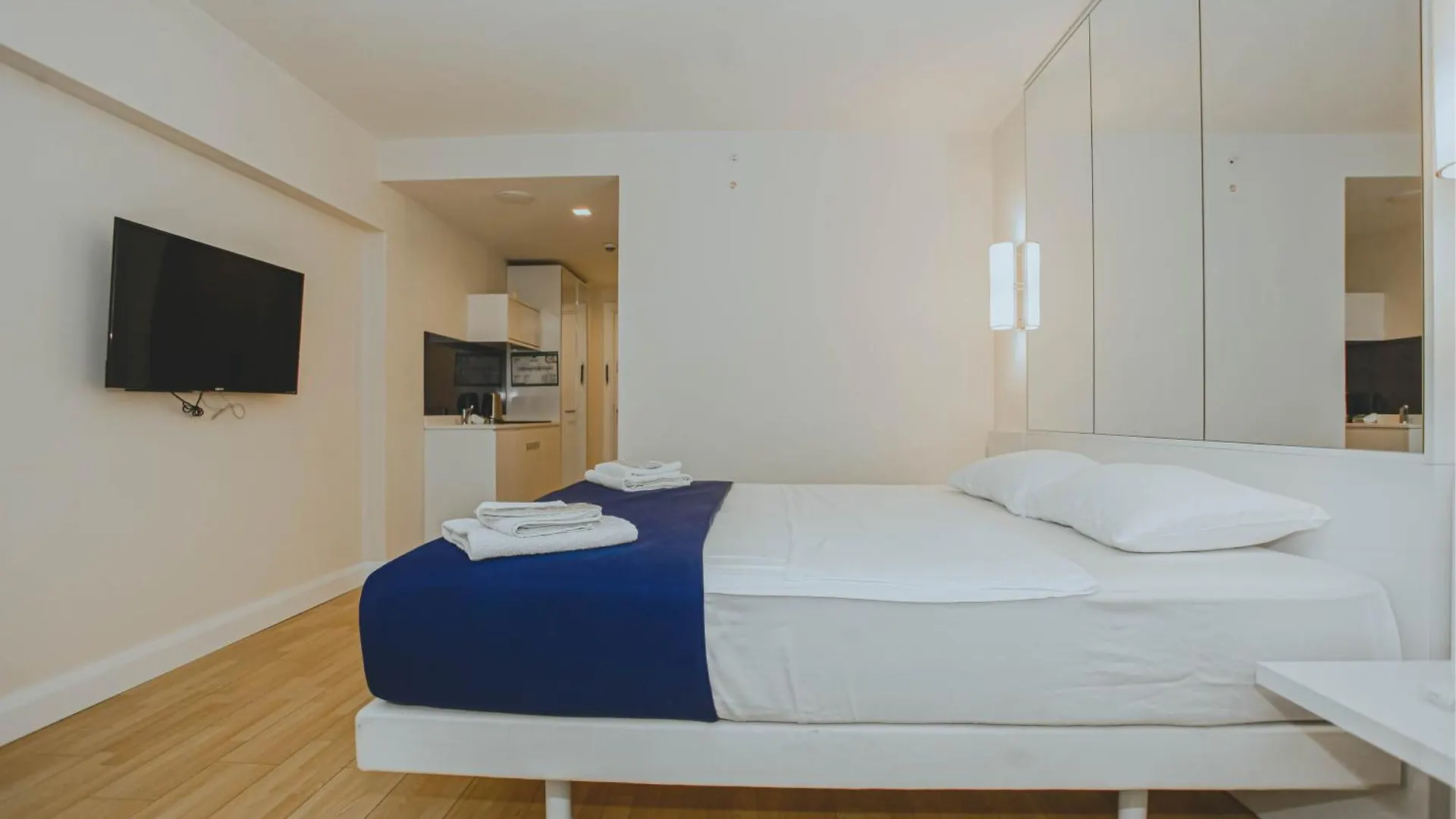 Room Number 1922 باتومي شقة